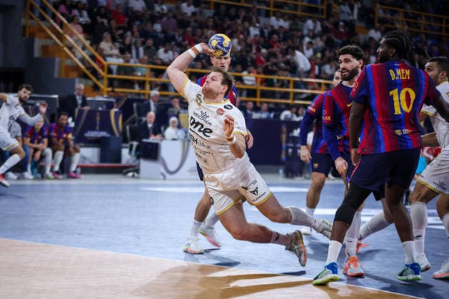 Barcelona v Veszprem - 19th IHF Men s Club World Championship, WM, Weltmeisterschaft 2026 - Final Mohamed Ahmed Hesham Elsayed of Veszprem plays during the final match of the 19th IHF Men s Club World Championship 2026 between Barcelona and Veszprem at the New Administrative Capital Covered Hall on October 1, 2026. New Cairo -New Capital Egypt  Copyright: xAymanxArefx originalFilename:aref-notitle261001_npKDt.jpg
