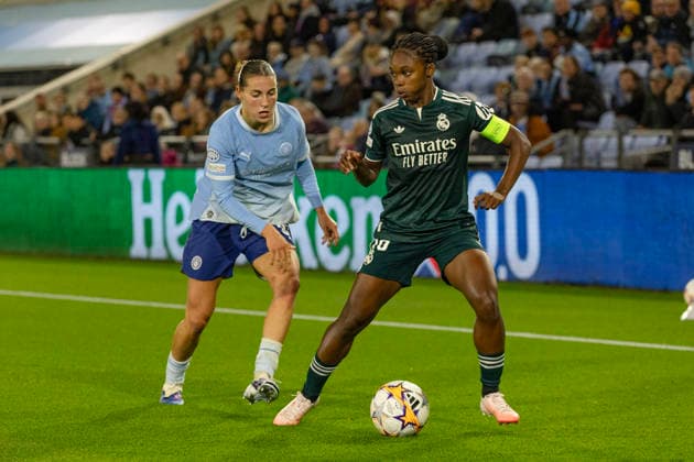 Manchester City v Real Madrid C.F. - UEFA Women s Champions League 2026 27 League Phase MD2 Linda Caicedo 18 of Real Madrid is challenged by Carlotta Wamser 37 of Manchester City during the UEFA Women s Champions League, League Stage match between Manchester City and Real Madrid at the Joie Stadium in Manchester, on October 1, 2026. Manchester United Kingdom  Copyright: xMIxNewsx originalFilename:fletcher-manchest261001_nphlI.jpg