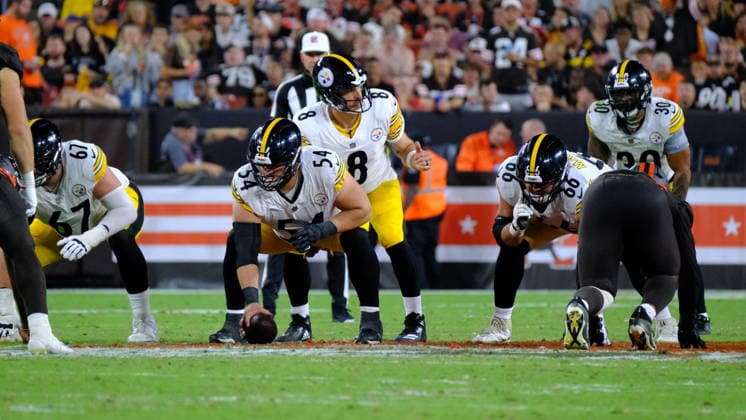 Oct 01, 2026; Aaron Rodgers 8 during the Pittsburgh Steelers vs Cleveland Browns game in Cleveland, OH, USA; at Huntington Bank Field. Mandatory Credit: -Cal Media Cleveland USA - ZUMAcp5_ 20261001_faf_cp5_034 Copyright: xJasonxPohuskix