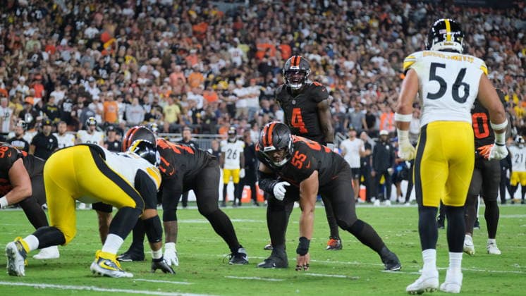 NFL, American Football Herren, USA 2026: Browns Vs Steelers OCT 01 Oct 01, 2026; Deshaun Watson 4 during the Pittsburgh Steelers vs Cleveland Browns game in Cleveland, OH, USA; at Huntington Bank Field. Mandatory Credit: Jason Pohuski-Cal Media(Credit Image: Â Jason Pohuski Cal Sport Media) Cleveland Oh USA EDITORIAL USE ONLY Copyright: xx ZUMA-20261001_faf_cp5_011.jpg JasonxPohuskix csmphotothree528827