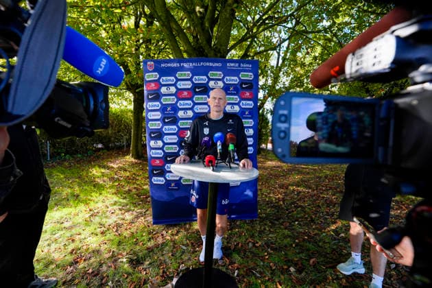 Soccer, Nations League: Wales vs. Norway, Nations League, Cardiff, Wales 20261002 Stale Solbakken will hold a press conference after the international soccer match between Wales and Norway in the Nations League at Cardiff City Stadium Photo Lise Aserud NTB Cardiff Wales EDITORIAL USE ONLY RESTRICTED USE FOR BETTING COMPANIES  Copyright: xLisexAserudxx xNTBx