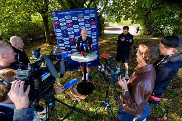Soccer, Nations League: Wales vs. Norway, Nations League, Cardiff, Wales 20261002 Stale Solbakken will hold a press conference after the international soccer match between Wales and Norway in the Nations League at Cardiff City Stadium Photo Lise Aserud NTB Cardiff Wales EDITORIAL USE ONLY RESTRICTED USE FOR BETTING COMPANIES  Copyright: xLisexAserudxx xNTBx