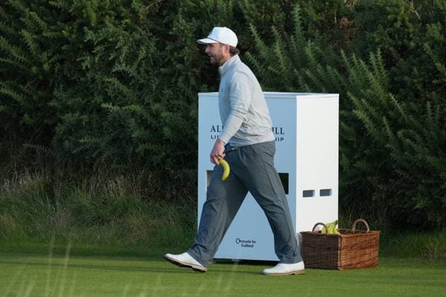 Michael Stewart on the first tee. Alfred Dunhill Links Championship, Round 2, Kingsbarns, Tayside, UK, Scotland - 02 Oct 2026 United Kingdom  Copyright: xStuartxWallace Shutterstockx 17181491i