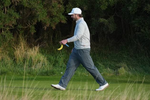 Michael Stewart on the first tee. Alfred Dunhill Links Championship, Round 2, Kingsbarns, Tayside, UK, Scotland - 02 Oct 2026 United Kingdom  Copyright: xStuartxWallace Shutterstockx 17181491h