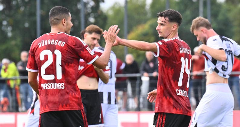 02.10.2026 - Fussball - Saison 2026 2027 - Testspiel Freundschaftsspiel Vorbereitungsspiel: 1. FC Nürnberg Nuernberg FCN ( Club ) - FC Ingolstadt FCI ( Schanzer ) - Sportfoto Zink - xwoxzix - Torjubel Jubel Freude nach Treffer Tor Torschuß zum 3:0 durch Andrea Ceresoli (14, 1. FC Nürnberg FCN ) - Ioannis Masouras (21, 1. FC Nürnberg FCN ) Andrea Ceresoli (14, 1. FC Nürnberg FCN )