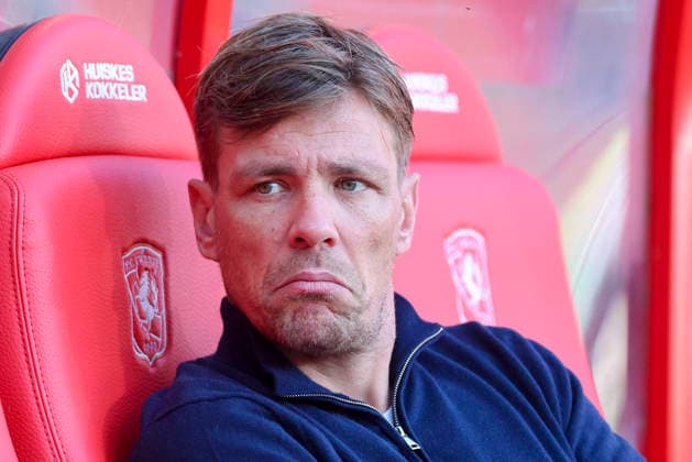 Geschaeftsfuehrer Profifussball Clemens Fritz (Werder Bremen) schaut enttaeuscht waehrend des Freundschaftsspiels zwischen dem FC Twente Enschede und Werder Bremen im De Grolsch Veste am 02. October 2026 in Enschede, Niederlande. (Foto von Marco Steinbrenner DeFodi Images) +++ Geschaeftsfuehrer Profifussball Sport Clemens Fritz (Werder Bremen) looks dejected during the Friendly match between FC Twente Enschede and Werder Bremen at De Grolsch Veste on October 2, 2026 in Enschede, Netherlands. (Photo by Marco Steinbrenner DeFodi Images) (Photo by Marco Steinbrenner DeFodi Images) -