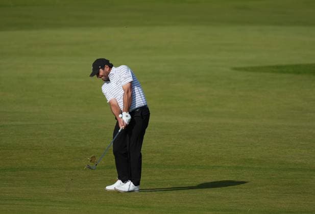 Francesco Molinari plays approach shot to the 4th green Alfred Dunhill Links Championship, Round 2, Kingsbarns, Tayside, UK, Scotland - 02 Oct 2026 United Kingdom  Copyright: xStuartxWallace Shutterstockx 17181491av