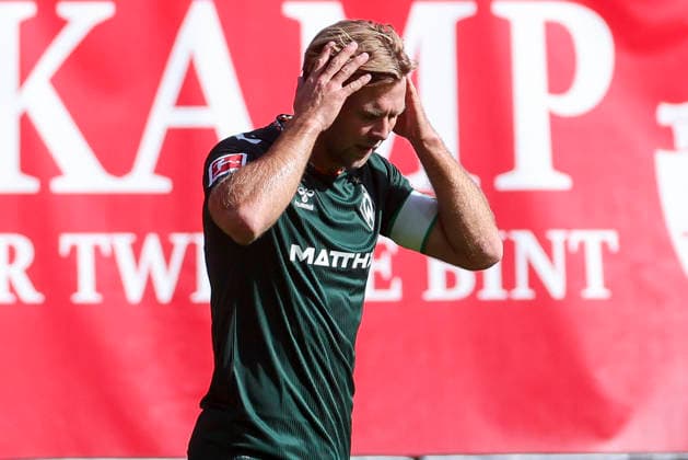 Niclas Fuellkrug (Werder Bremen) schaut enttaeuscht waehrend des Freundschaftsspiels zwischen dem FC Twente Enschede und Werder Bremen im De Grolsch Veste am 02. October 2026 in Enschede, Niederlande. (Foto von Marco Steinbrenner DeFodi Images) +++ Niclas Fuellkrug (Werder Bremen) looks dejected during the Friendly match between FC Twente Enschede and Werder Bremen at De Grolsch Veste on October 2, 2026 in Enschede, Netherlands. (Photo by Marco Steinbrenner DeFodi Images) (Photo by Marco Steinbrenner DeFodi Images) -