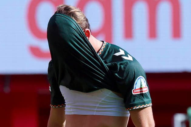Ivan San Jose Cantalejo Chuki (Werder Bremen) schaut enttaeuscht waehrend des Freundschaftsspiels zwischen dem FC Twente Enschede und Werder Bremen im De Grolsch Veste am 02. October 2026 in Enschede, Niederlande. (Foto von Marco Steinbrenner DeFodi Images) +++ Ivan San Jose Cantalejo Chuki (Werder Bremen) looks dejected during the Friendly match between FC Twente Enschede and Werder Bremen at De Grolsch Veste on October 2, 2026 in Enschede, Netherlands. (Photo by Marco Steinbrenner DeFodi Images) (Photo by Marco Steinbrenner DeFodi Images) -