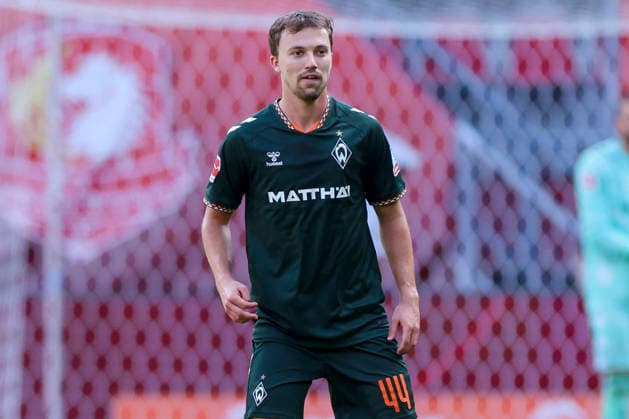 Youri Regeer (Werder Bremen) schaut enttaeuscht waehrend des Freundschaftsspiels zwischen dem FC Twente Enschede und Werder Bremen im De Grolsch Veste am 02. October 2026 in Enschede, Niederlande. (Foto von Marco Steinbrenner DeFodi Images) +++ Youri Regeer (Werder Bremen) looks dejected during the Friendly match between FC Twente Enschede and Werder Bremen at De Grolsch Veste on October 2, 2026 in Enschede, Netherlands. (Photo by Marco Steinbrenner DeFodi Images) (Photo by Marco Steinbrenner DeFodi Images) -