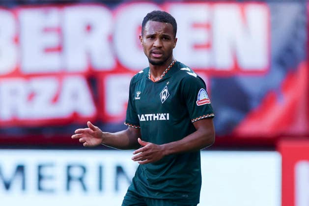 Felix Agu (Werder Bremen) schaut enttaeuscht waehrend des Freundschaftsspiels zwischen dem FC Twente Enschede und Werder Bremen im De Grolsch Veste am 02. October 2026 in Enschede, Niederlande. (Foto von Marco Steinbrenner DeFodi Images) +++ Felix Agu (Werder Bremen) looks dejected during the Friendly match between FC Twente Enschede and Werder Bremen at De Grolsch Veste on October 2, 2026 in Enschede, Netherlands. (Photo by Marco Steinbrenner DeFodi Images) (Photo by Marco Steinbrenner DeFodi Images) -