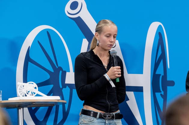 Elfie Wellhausen (Hertha BSC Berlin, 30 Tore in Liga 3) bei der Ehrung der besten Goalgetter im Deutschen Amateurfussball in der Volkswagen VW Media Lounge mit dem Motto Torjaegerkanone fuer alle GER, Deutschland vs. Serbien, Fussball, UEFA Nations League, Ligaphase Liga A, 3. Spieltag, Spielzeit 2026 2027, 01.10.2026 (DFL DFB REGULATIONS PROHIBIT ANY USE OF PHOTOGRAPHS as IMAGE SEQUENCES and or QUASI-VIDEO). Foto: HMB Media Heike Feiner Copyright: HMBxMedia HeikexFeiner