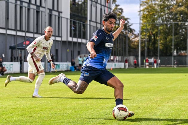 02.10.2026, GER, Fußball, Herren, FSP, FC Augsburg vs Hertha BSC Berlin Kevin Sessa (Hertha BSC, 8) Augsburg Paul-Renz-Akademie Bayern Deutschland Copyright: xNordphotox xHafnerx