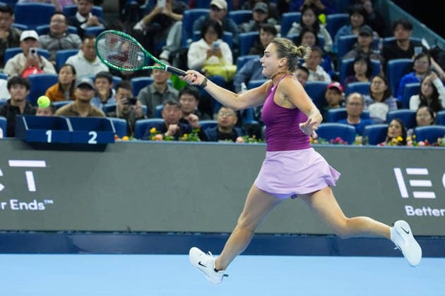 (261002) -- BEIJING, Oct. 2, 2026 -- Aryna Sabalenka of Belarus hits a return during the women s singles second round match against Renata Zarazua of Mexico at 2026 China Open tennis tournament in Beijing, China, Oct. 2, 2026. ) (SP)CHINA-BEIJING-TENNIS-CHINA OPEN-WOMEN S SINGLES(CN) JuxHuanzong 