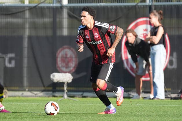 Nnamdi Collins (Eintracht Frankfurt) - 02.10.2026 Bundesliga, Saison 26 27: Eintracht Frankfurt vs. Eintracht Braunschweig, Deutsche Bank Park, Trainingsplatz, Testspiel