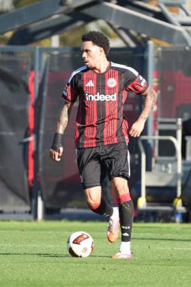 Nnamdi Collins (Eintracht Frankfurt) - 02.10.2026 Bundesliga, Saison 26 27: Eintracht Frankfurt vs. Eintracht Braunschweig, Deutsche Bank Park, Trainingsplatz, Testspiel
