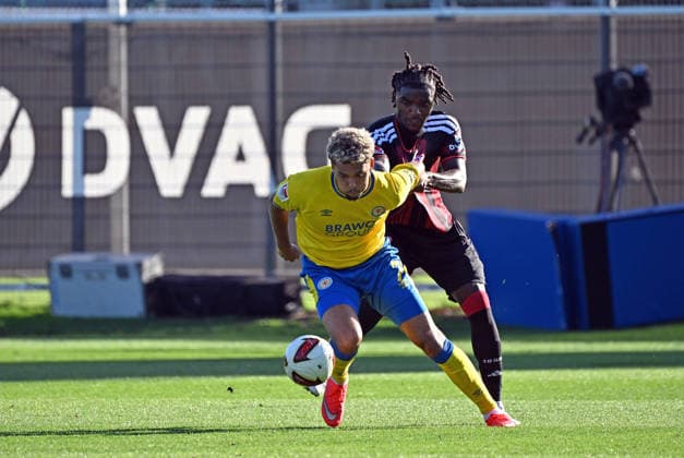 02.10.2026, xjhx, Fussball Testspiel, Eintracht Frankfurt - Eintracht Braunschweig v.l. Yann Sturm (Eintracht Braunschweig), Lilian Brassier (Eintracht Frankfurt) Frankfurt am Main