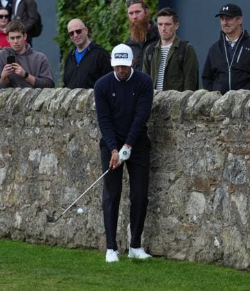 Clement Charmasson plays a shot off the wall near the 17th green Alfred Dunhill Links Championship, Round 2, Old Course, St Andrews, UK, Scotland - 02 Oct 2026 United Kingdom  Copyright: xStuartxWallace Shutterstockx 17182229c