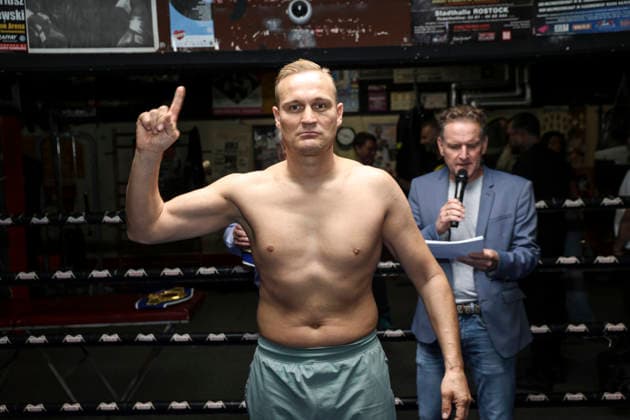 Boxen: Boxen im Norden, Waage, Hamburg, 02.10.2026 WBF-Weltmeisterschaft: David Kerkmann (GER) Hamburg Germany