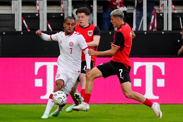 SOCCER - UEFA U21, U 21 EURO quali, AUT vs DEN VIENNA,AUSTRIA,02.OCT.26 - SOCCER - UEFA European Under-21 Championship 2027, qualifiers, OEFB Under-21 international match, Länderspiel, Nationalmannschaft Austria vs Denmark. Image shows Noah Nartey (DEN) and Vasilije Markovic (AUT).  GEPAxpictures xKevinxKada