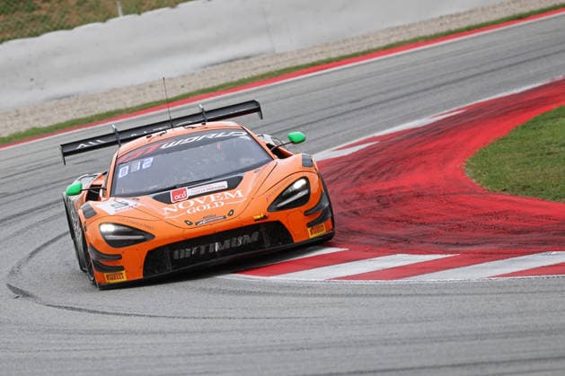 GT World Challenge Europe powered by AWS Barcelona 2026 Guilherme Oliveira, of Optimum Motorsport, drives a McLaren 720S GT3 EVO during free practice 1 of the GT World Challenge powered by AWS 2026 at the Barcelona-Catalunya Circuit in Barcelona, Spain, on October 2, 2026. Barcelona Barcelona Spain  Copyright: xUrbanandsportx originalFilename:valls-gtworldc261102_npUuA.jpg