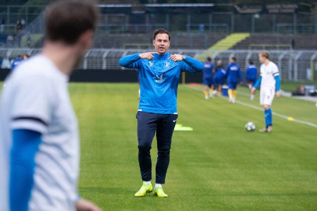 Fußball Sachsenpokal, 1. FC Lok Leipzig - SV Liebertwolkwitz; 02.10.2026 Co-Trainer Kevin Scheidhauer (SV Liebertwolkwitz). Fußball, Wernesgrüner Sachsenpokal 2026 2027, 3. Runde: 1. FC Lok Leipzig vs. SV Liebertwolkwitz am 02.10.2026 im Bruno-Plache-Stadion, Leipzig. Copyright: xBEAUTIFULxSPORTS JanxKaeferx