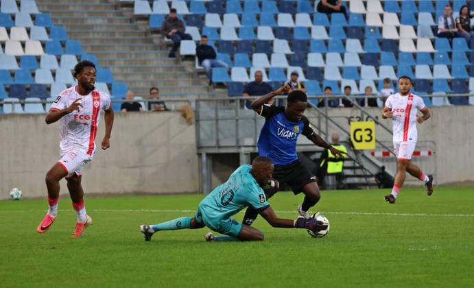 02.10.2026, Fussball, Herren, Testspiel, Saison 2026 2027, 1. FC Saarbrücken - AS Nancy-Lorraine, Yannis Nahounou (AS Nancy-Lorraine) Geoffrey Lembet (AS Nancy-Lorraine) Kelsey Owusu (1. FC Saarbruecken) Saarbrücken Ludwigsparkstadion Saarland Deutschland Copyright: xFabianxKleerx