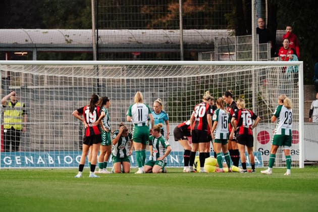 02.10.26, Women, Football, Google Pixel Frauen Bundesliga, Season 2026 2027, Bayer 04 Leverkusen - SV Werder Bremen, Matchday 6 Injury of Rafaela Borggräfe ( 12 - Bayer 04 Leverkusen) Leverkusen Ulrich-Haberland-Stadion NRW Deutschland