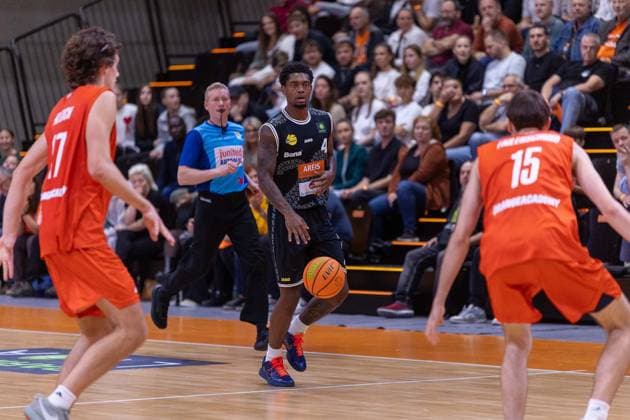 Tobias Rainer Holbach (OrangeAcademy, 17) Desmond Watson (Kreisbau Kirchheim Knights, 04)Nil Failenschmid Clavera (OrangeAcademy, 15) GER, OrangeAcademy vs. Kreisbau Kirchheim Knights, Barmer 2. Basketball Bundesliga, 2. Spieltag, Saison 2026 2027, 02.10.2026 GER, OrangeAcademy vs. Kreisbau Kirchheim Knights, Barmer 2. Basketball Bundesliga, 2. Spieltag, Saison 2026 2027, 02.10.2026 Neu-Ulm Copyright: xEibner-Pressefoto NinaxSanderx EP_NSR