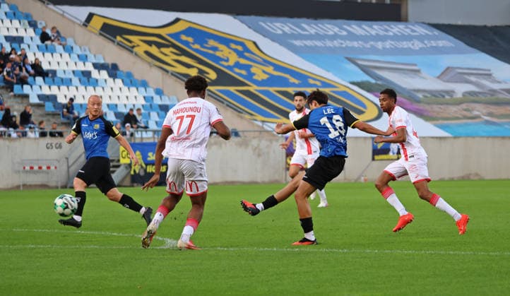 02.10.2026, Fussball, Herren, Testspiel, Saison 2026 2027, 1. FC Saarbrücken - AS Nancy-Lorraine, Seung-Joon Lee (1. FC Saarbruecken) zieht ab Saarbrücken Ludwigsparkstadion Saarland Deutschland Copyright: xFabianxKleerx