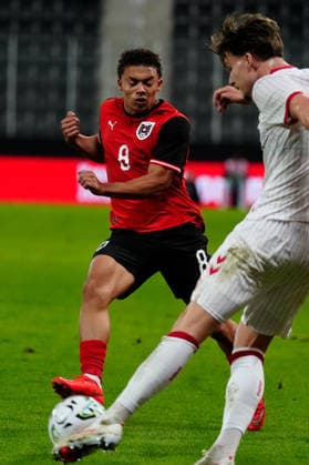 SOCCER - UEFA U21, U 21 EURO quali, AUT vs DEN VIENNA,AUSTRIA,02.OCT.26 - SOCCER - UEFA European Under-21 Championship 2027, qualifiers, OEFB Under-21 international match, Länderspiel, Nationalmannschaft Austria vs Denmark. Image shows Jacob Peter Hoedl (AUT) and Villads Nielsen (DEN).  GEPAxpictures xKevinxKada