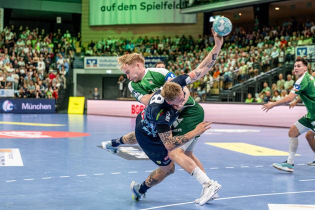 OPEL Handball Bundesliga; HSG Wetzlar - Rhein-Neckar-Löwen, 02.10.26 Edwin Aspenbäck (Rhein-Neckar Löwen, 78), Georg Löwen ((HSG Wetzlar, 33) OPEL Handball Bundesliga; HSG Wetzlar - Rhein-Neckar-Löwen: Wetzlar, 02.10.26 Copyright: xBEAUTIFULxSPORTS Roeczeyx