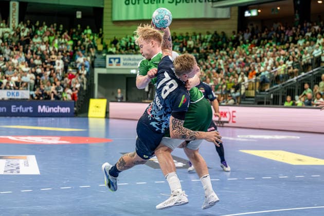 OPEL Handball Bundesliga; HSG Wetzlar - Rhein-Neckar-Löwen, 02.10.26 Edwin Aspenbäck (Rhein-Neckar Löwen, 78), Georg Löwen ((HSG Wetzlar, 33) OPEL Handball Bundesliga; HSG Wetzlar - Rhein-Neckar-Löwen: Wetzlar, 02.10.26 Copyright: xBEAUTIFULxSPORTS Roeczeyx