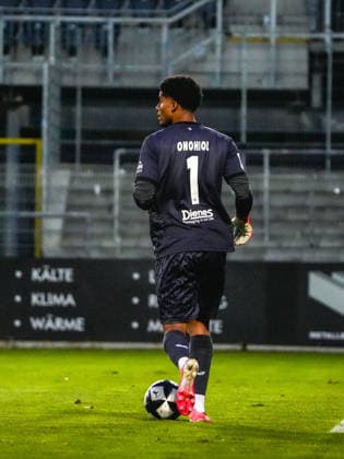 02.10.2026, xwppx, Fussball Regionalliga Suedwest, SV Sandhausen - 1.FC Kaiserslautern II v.l. Yannick Onohiol (1. FC Kaiserslautern II)