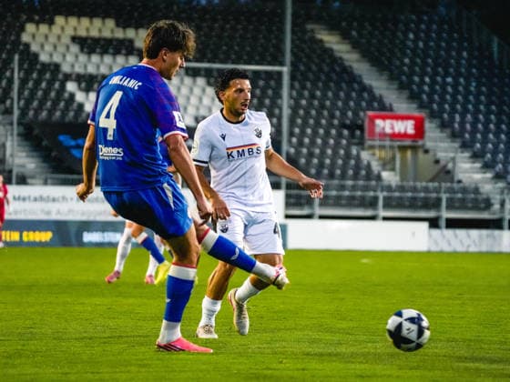 02.10.2026, xwppx, Fussball Regionalliga Suedwest, SV Sandhausen - 1.FC Kaiserslautern II v.l. Ivan SmiljaniÄ‡ (1. FC Kaiserslautern II), Arianit Ferati (SV Sandhausen)