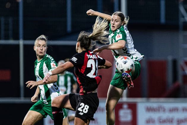 Google Pixel Frauen-Bundesliga: Bayer 04 Leverkusen Frauen - SV Werder Bremen Frauen; 02.10.2026 Sarah Gutmann (SV Werder Bremen Frauen, 27), Paulina Tomasiak (Bayer 04 Leverkusen Frauen, 28) Google Pixel Frauen-Bundesliga: Bayer 04 Leverkusen Frauen - SV Werder Bremen Frauen; BayArena, Leverkusen, 02.10.2026 DFL regulations prohibit any use of photographs as image sequences and or quasi video. Copyright: xBEAUTIFULxSPORTS Buriakovx