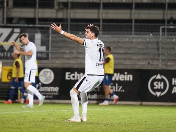 02.10.2026, xwppx, Fussball Regionalliga Suedwest, SV Sandhausen - 1.FC Kaiserslautern II v.l. 1:0 durch Mert Tasdelen (SV Sandhausen) wurde nicht gegeben - Abseits Sandhausen