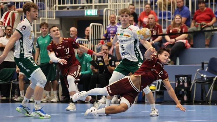 Handball - 2. Bundesliga Tusem Essen gegen SC DHfK Leipzig ** NUR FÜR REDAKTIONELLE ZWECKE ** EDITORIAL USE ONLY **<p>Nils Homscheid (Tusem Essen) wirft den Ball beim Spiel der 2. Handball-Bundesliga zwischen Tusem Essen und SC DHfK Leipzig am 02. Oktober 2026 in der Sporthalle Am Hallo in Essen. Deutschland Nordrhein-Westfalen Essen Copyright: ChristofxKöpsel