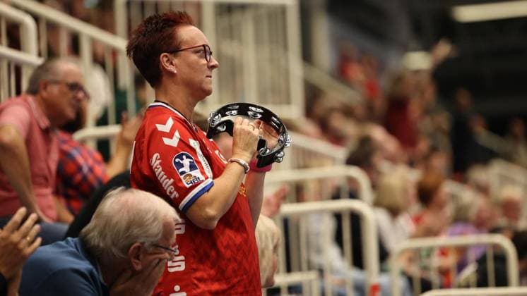 Handball - 2. Bundesliga Tusem Essen gegen SC DHfK Leipzig ** NUR FÜR REDAKTIONELLE ZWECKE ** EDITORIAL USE ONLY **<p>Ein Fan von Tusem Essen beim Spiel der 2. Handball-Bundesliga zwischen Tusem Essen und SC DHfK Leipzig am 02. Oktober 2026 in der Sporthalle Am Hallo in Essen. Deutschland Nordrhein-Westfalen Essen Copyright: ChristofxKöpsel