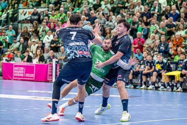 OPEL Handball Bundesliga; HSG Wetzlar - Rhein-Neckar-Löwen, 02.10.26 Nikolaj Laesoe (HSG Wetzlar, 32), Aron Seesing (Rhein-Neckar Löwen, 21), Robert Timmermeister (Rhein-Neckar Löwen, 7) OPEL Handball Bundesliga; HSG Wetzlar - Rhein-Neckar-Löwen: Wetzlar, 02.10.26 Copyright: xBEAUTIFULxSPORTS Roeczeyx