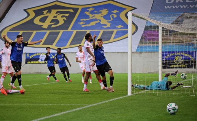 02.10.2026, Fussball, Herren, Testspiel, Saison 2026 2027, 1. FC Saarbrücken - AS Nancy-Lorraine, Mladen Cvjetinovic (1. FC Saarbruecken) dreht nach seinem Tor zum 1:0 jubelnd ab Saarbrücken Ludwigsparkstadion Saarland Deutschland Copyright: xFabianxKleerx