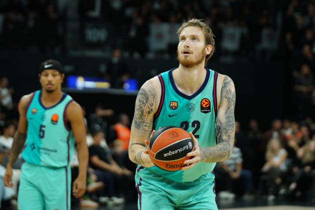 October 2, 2026, Zeytinburnu, Istanbul, Turkey: OLEK BALCEROWSKI (C) of Barcelona in action during the EuroLeague Basketball match between Besiktas vs Barcelona in Istanbul, Turkey on October 2,Ã‚ 2026. EuroLeague Basketball - Besiktas VsÃ‚ Barcelona  - ZUMAu194 20261002_zip_u194_006 Copyright: xTolgaxUluturkx
