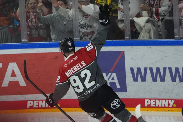 Köln, DEL, Saison 2026 2027, Kölner Haie vs EHC Red Bull München , 02.10.2026. Lanxessarena Köln, marcel noebels Kölner Haie, tor jubelt