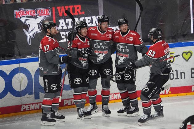 Köln, DEL, Saison 2026 2027, Kölner Haie vs EHC Red Bull München , 02.10.2026. Lanxessarena Köln, Kölner Haie, jubeln