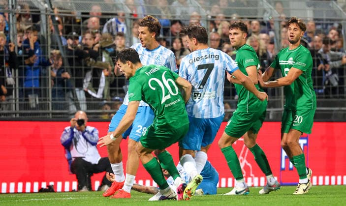 02.10.2026, Deutschland, Stuttgart, Fussball, Regionalliga Südwest, SV Stuttgarter Kickers vs. Kickers Offenbach, 1:0 Tor, Torschütze Yannick Glessing (Kickers)