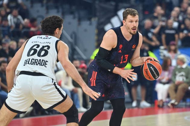 Andreas OBST (FCB), Aktion,Zweikampf Basketball Euro League,Saison 2026 2027, FC Bayern Muenchen - Partizan Belgrad am 02.10.2026 , S A P G A R D EN