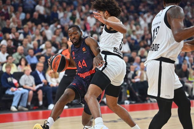 Kamar BALDWIN (FCB), Aktion,Zweikampf gegen Ehan Thompson (Belgrad) Basketball Euro League,Saison 2026 2027, FC Bayern Muenchen - Partizan Belgrad am 02.10.2026 , S A P G A R D EN