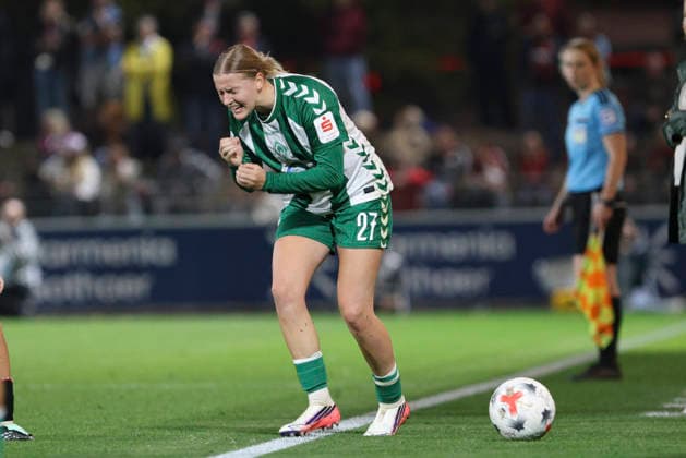 Sarah Gutmann (SV Werder Bremen) gestikuliert, Gestik, ist enttaeuscht waehrend des Spiels der Frauen Bundesliga zwischen Bayer 04 Leverkusen und SV Werder Bremen, Ulrich-Haberland-Stadion am 02. October 2026 in Leverkusen, Deutschland. (Foto von Oliver Kaelke DeFodi Images) +++ Sarah Gutmann (SV Werder Bremen) gestures, looks dejected during the Bundesliga match between Bayer 04 Leverkusen and SV Werder Bremen at Ulrich-Haberland-Stadion on October 2, 2026 in Leverkusen, Germany. (Photo by Oliver Kaelke DeFodi Images) DFB DFL REGULATIONS PROHIBIT ANY USE OF PHOTOGRAPHS AS IMAGE SEQUENCES AND OR QUASI-VIDEO. (Photo by Oliver Kaelke DeFodi Images) -