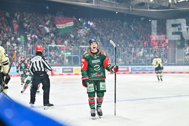 Penny DEL; Augsburger Panther - Grizzlys Wolfsburg, 02.10.2026 AUGSBURG, GERMANY; 02. OCTOBER: Jubel der Panther nach dem Treffer zum 2-1 durch Kyle MAYHEW (Augsburger Panther 27) Tor Torschuetze Freude Happy während dem Match der Penny DEL zwischen den Augsburger Panthern und den Grizzlys Wolfsburg am 5. Spieltag im Curt Frenzel Stadion Copyright: xBEAUTIFULxSPORTS Goldbergx