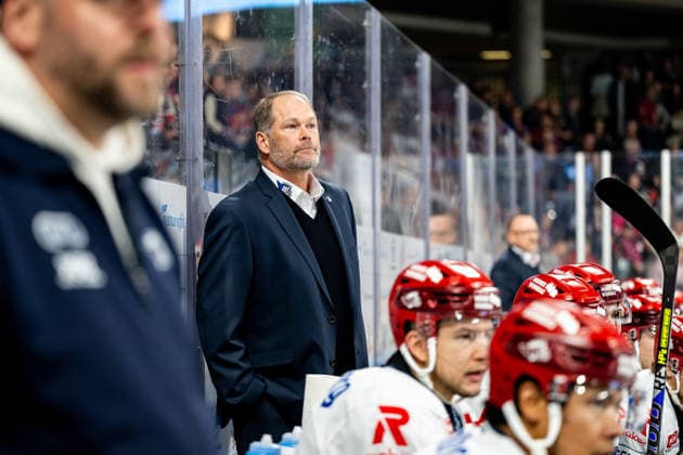 02.10.2026 - Eishockey - Saison 2026 2027 - Penny DEL - Nürnberg Ice Tigers Icetigers - Schwenninger Wild Wings Schwenningen - ThHa - xthxhax - Steve Walker (Trainer, Coach, Headcoach, Schwenninger Wild Wings, SWW )